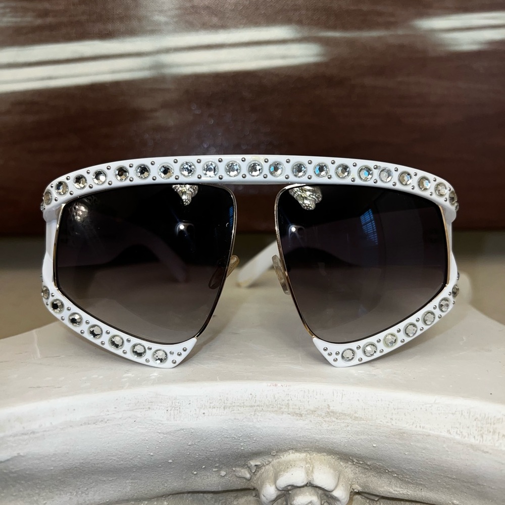 A vibrant sunglasses with rhinestone embellishment • WHITE